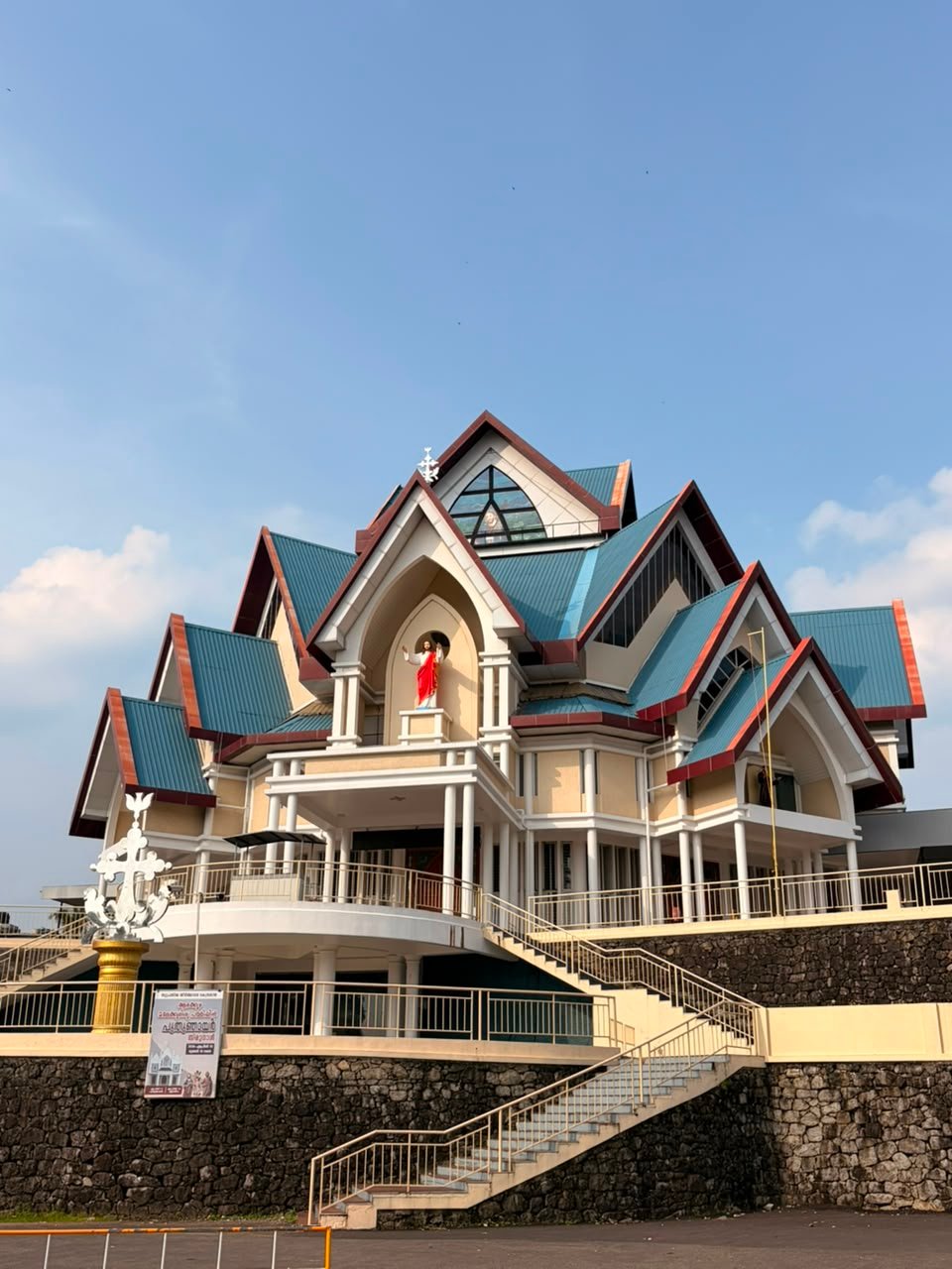 Facade of St. Mary's Forane Church, Arakuzha